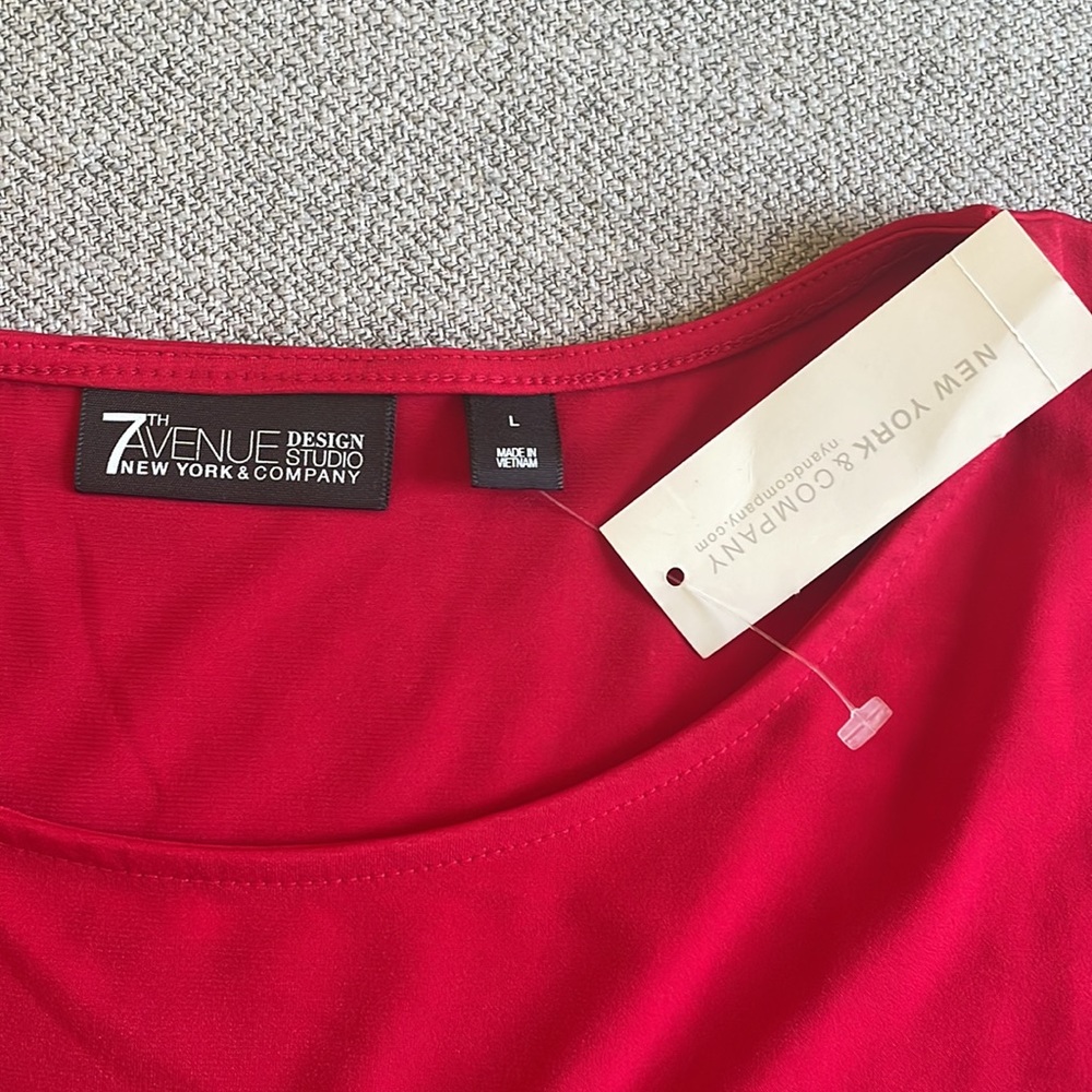 Red blouse - Picture 3 of 3